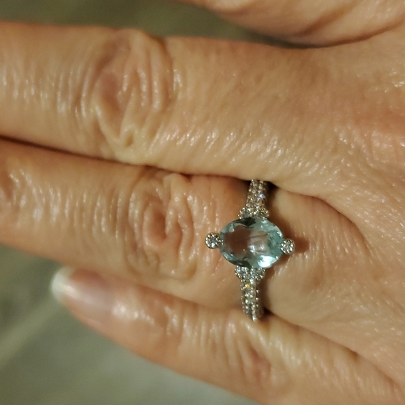 Ladies ring size 8 - Picture 7 of 7